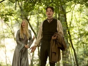 Claire Danes and Charlie Cox in Stardust