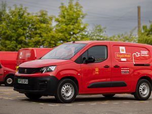 Royal Mail strengthens green credentials with 2,000 electric Peugeot postvans