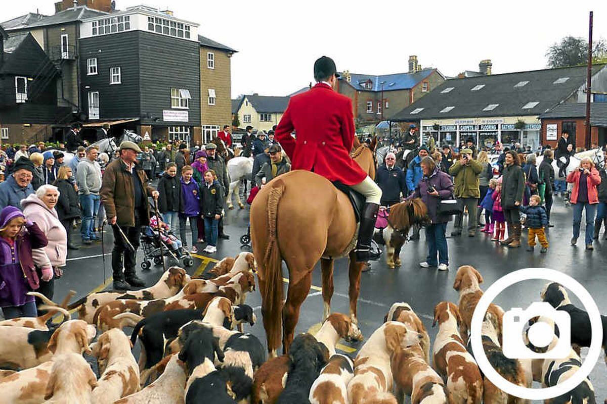 Crowds flock to show support for Shropshire and Mid Wales hunts