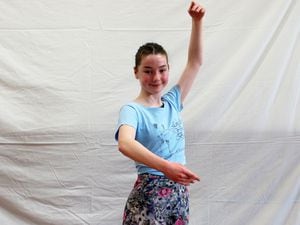 Isla Burston has been chosen to perform alongside international professional dancers in English Youth Ballet’s Swan Lake at The New Theatre Oxford 