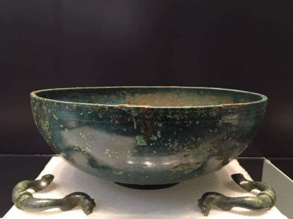 The corroded bowl