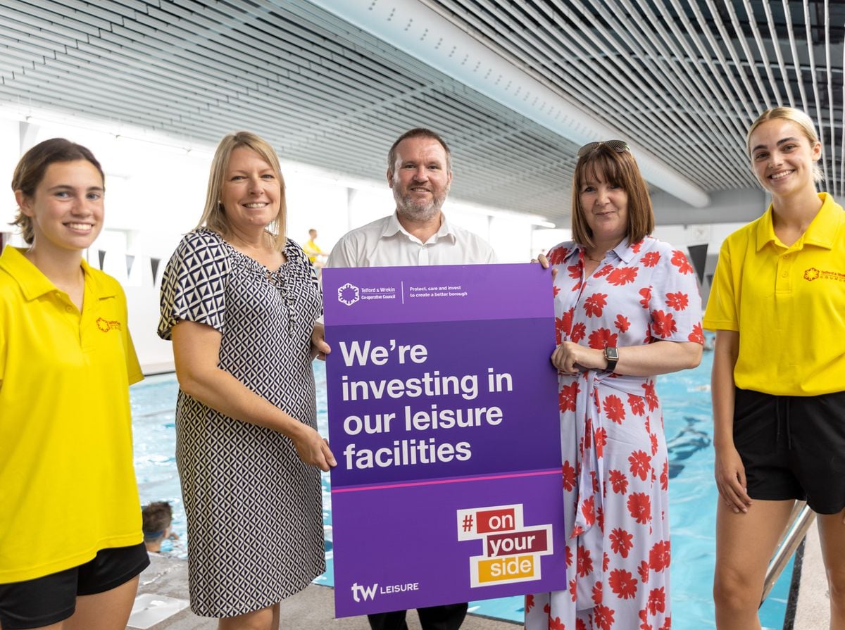 Pictured with Newport Swimming and Fitness Centre staff are Cllr Carolyn Healy, Robin Glover Leisure Operations Manager and Cllr Kelly Middleton.  