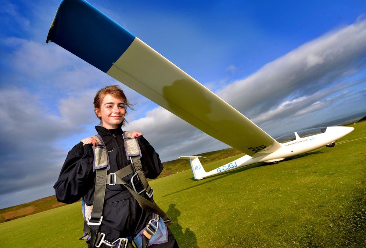Teenage glider pilot Holly Harris 