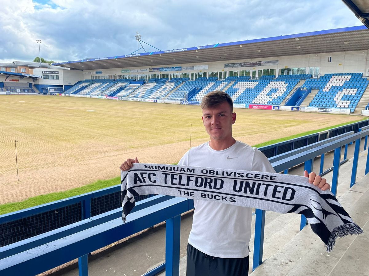 AFC Telford United have signed right-back Josh Dugmore from Bromsgrove Sporting on a two-year contract. 