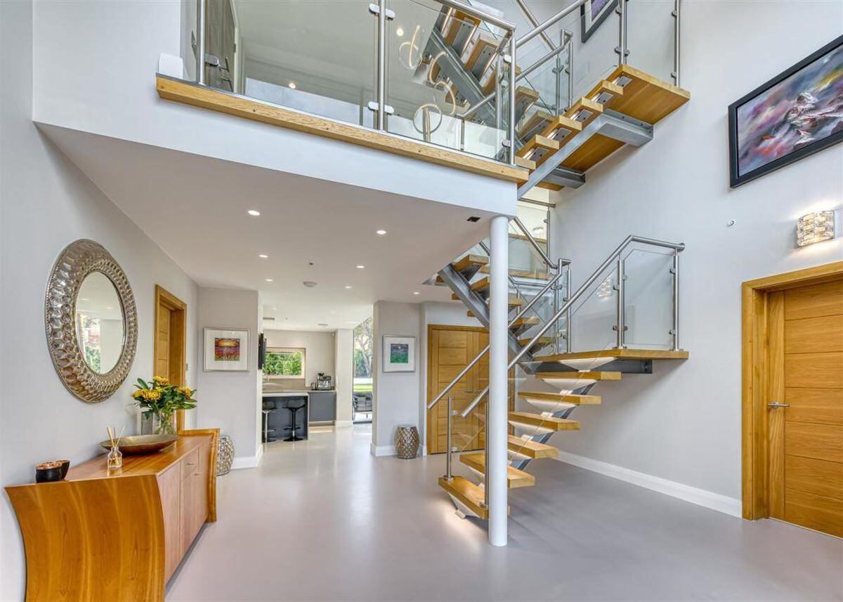 A modern and luxury entrance hall. Photo: Berriman Eaton.